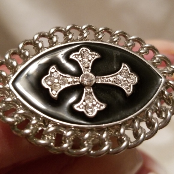 COPY - Guess Silver and Black Cross ring - Picture 4 of 4